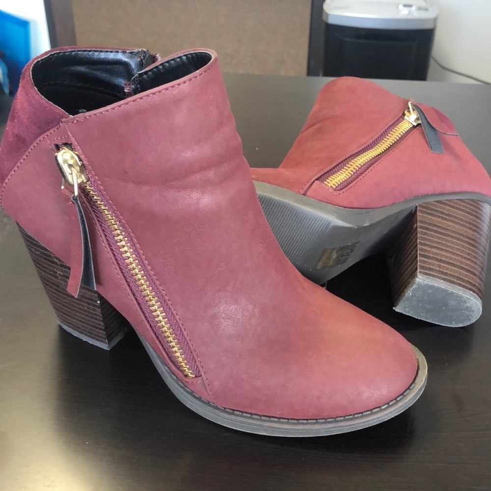 7.5 Burgundy booties